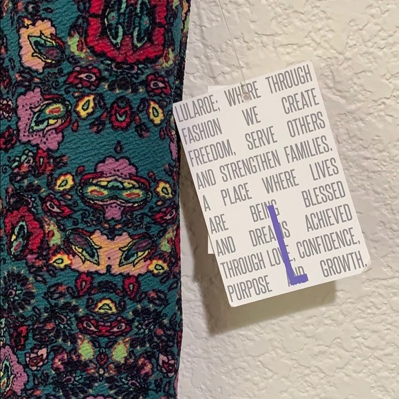 NWT LuLaRoe Cassie Pencil Skirt - Picture 4 of 4